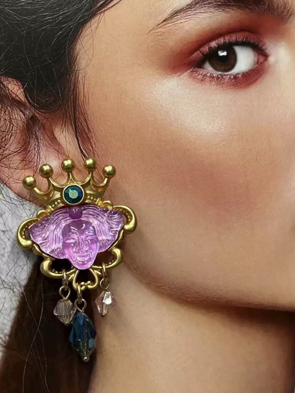 Halloween The Witch With Crown Cameo Drop Earrings